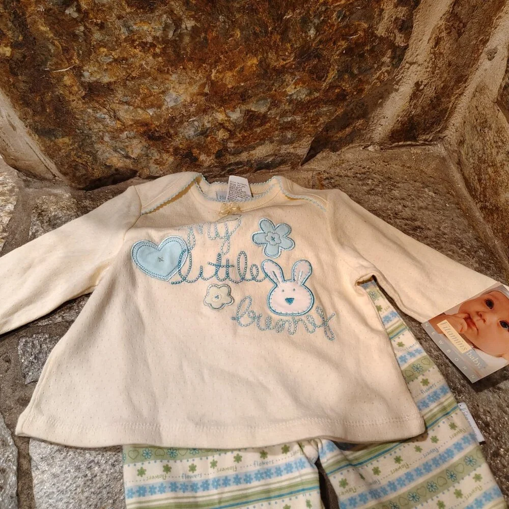 Vitamins Baby 2 Piece Bunny Outfit with Rattles in Feet Size 6 - 9 Month NWT